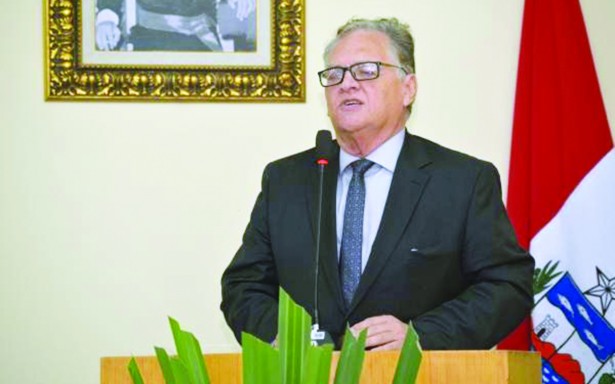 Processado na Rodoleiro, prefeito de Santana ganha mais que o governador