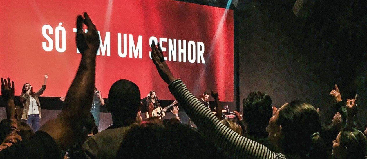 Igreja no Rio reúne artistas, como Bruna Marquezine, e classifica frequentadores como “Powers”, “Winners” e “Seeds”