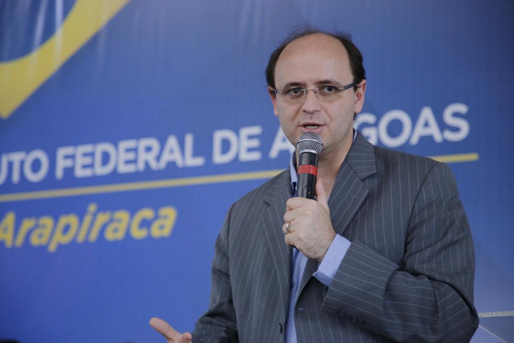 DEB Ministro afirma que Alagoas elevou qualidade da educação de forma consistente em 4 anos