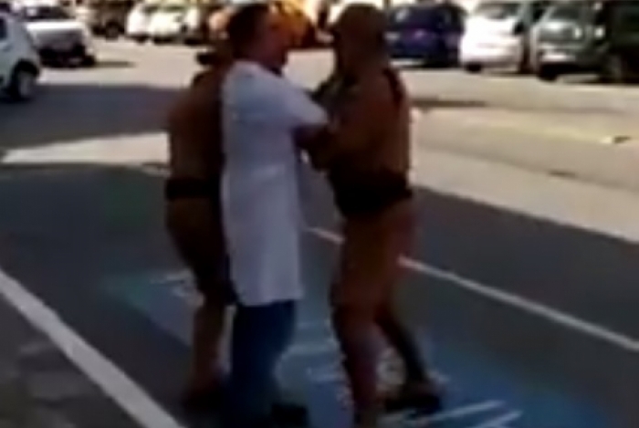 Médico se recusa a atender paciente e é preso por desacato