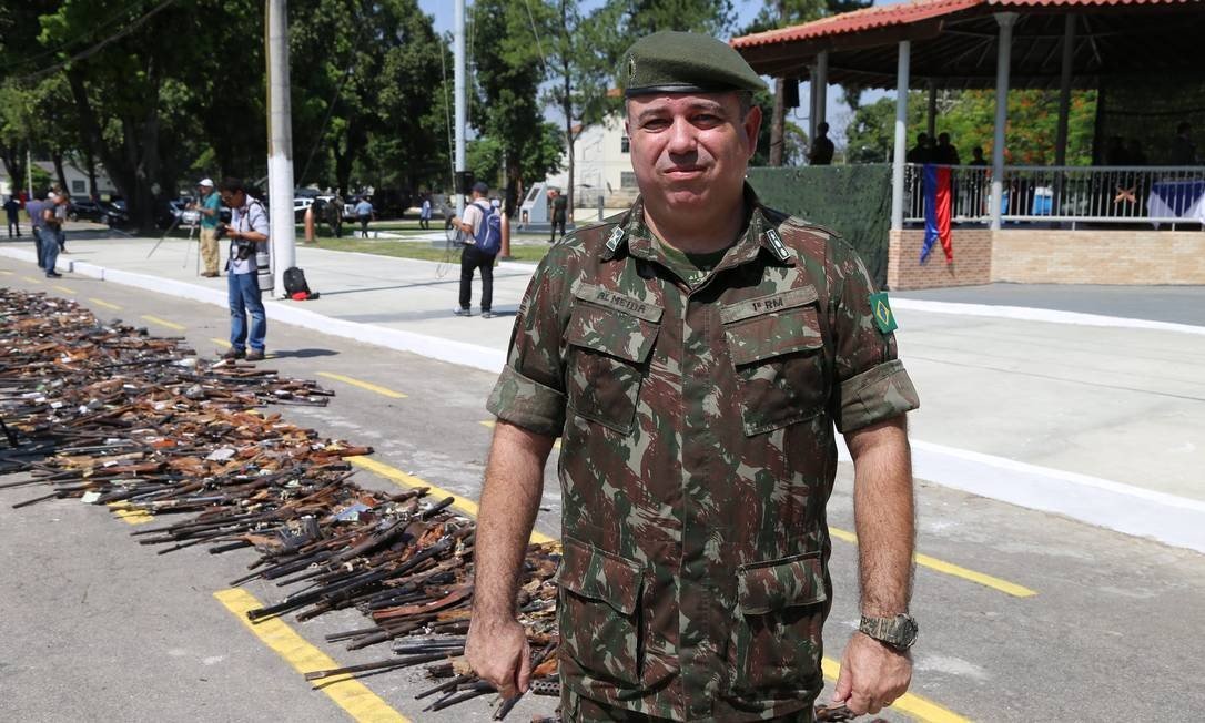 Tenente-coronel responsável por fiscalizar armas é preso acusado de desvio de armamento para clubes de tiros