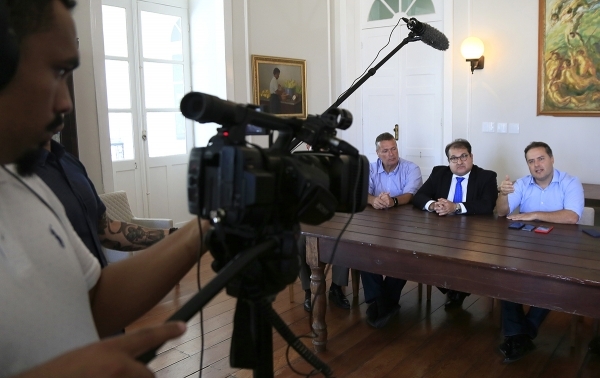 OXIGENAÇÃO Governador divulga datas de testes para aprovados da PM e confirma novos concursos