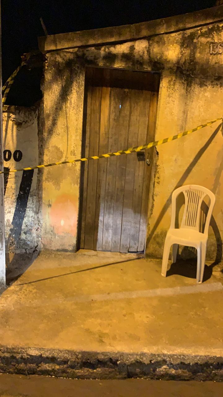 Feminicídio: Homem se entrega à polícia após assassinar a esposa em Arapiraca