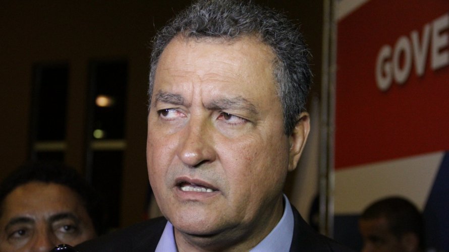 Rui Costa diz que não entende preocupação do clã Bolsonaro com criminoso