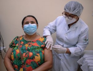 SERTÃO: Servidores da Educação começam a ser vacinados em Olivença