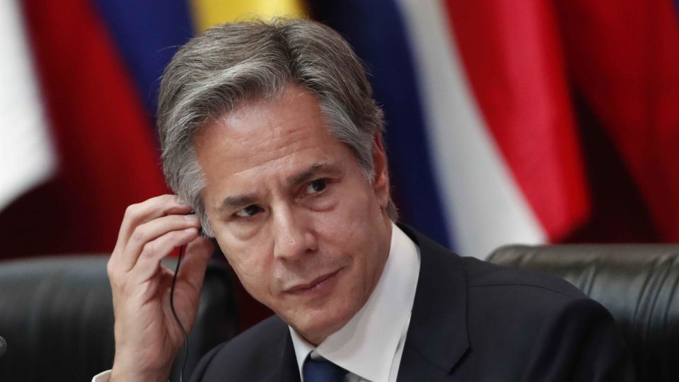 Secretário de Estado dos EUA vai à China em busca de aliviar tensões entre os países