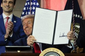 GettyImages-2226709681-1-1-scaled
